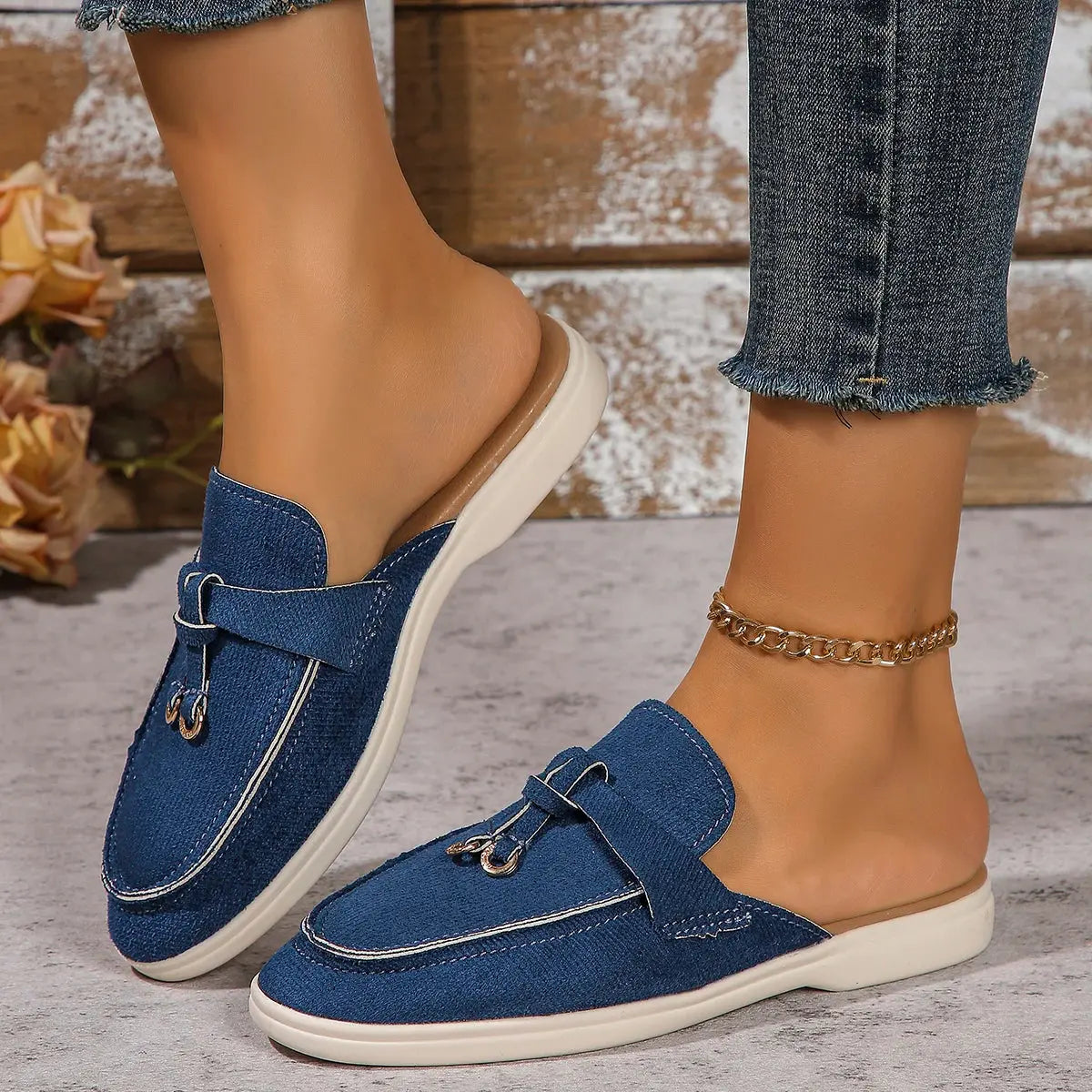 Easy Wear Women's Sneakers - Soft and Stylish