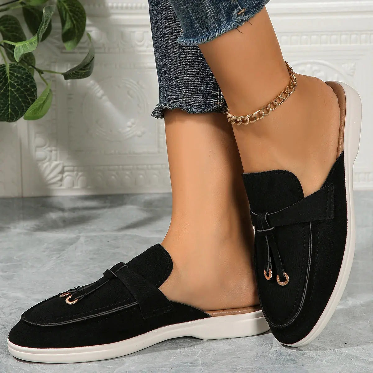 Easy Wear Women's Sneakers - Soft and Stylish