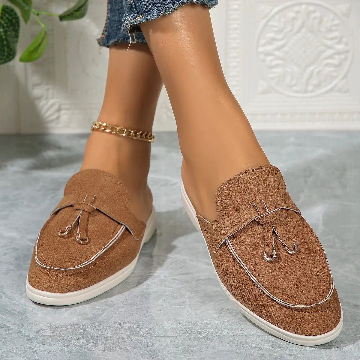 Easy Wear Women's Sneakers - Soft and Stylish