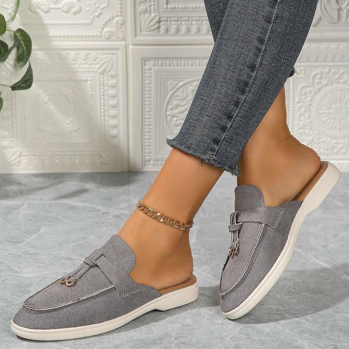 Easy Wear Women's Sneakers - Soft and Stylish