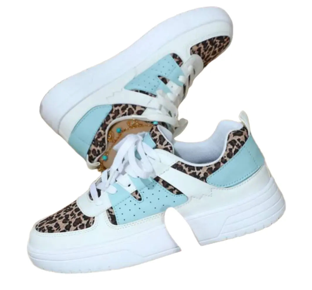 Stylish Sneakers - Fashionable Design & Cushioned Fit